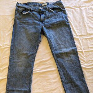 Light Wash Wrangler Slim Straigh Jeans